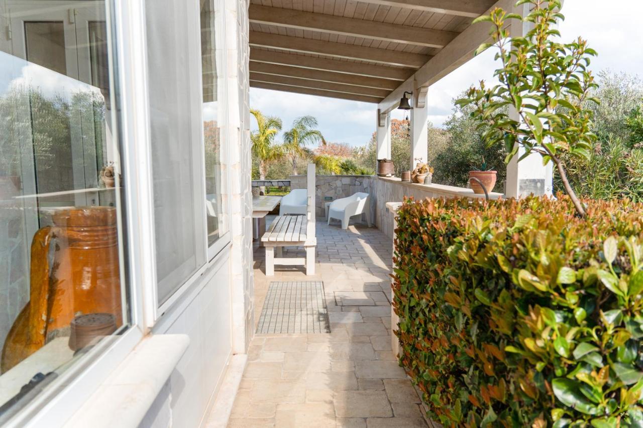 Villa Chanel Bellissima Villa Con Piscina Immersa Nella Valle D'Itria オストゥーニ エクステリア 写真