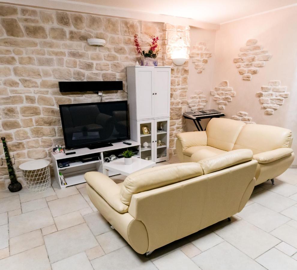 Villa Chanel Bellissima Villa Con Piscina Immersa Nella Valle D'Itria オストゥーニ エクステリア 写真